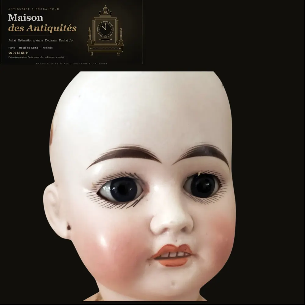 Poupée Jumeau en porcelaine bouche ouverte avec habits d'époque — Jouets anciens